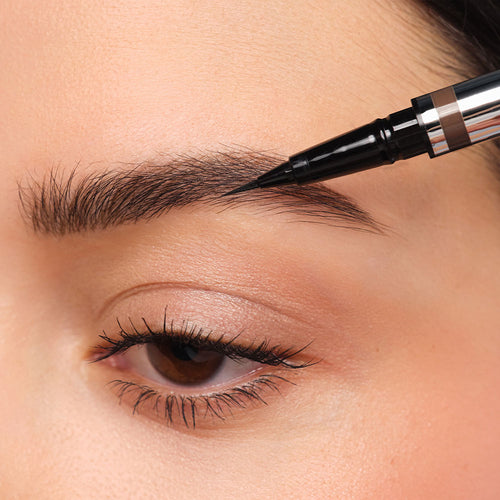 In step 2, natural hairs are traced with the ultra-fine tip of the 24h Micro Brow Liquid Liner