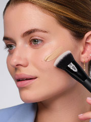 Using the ARTDECO Contouring Brush Premium Quality