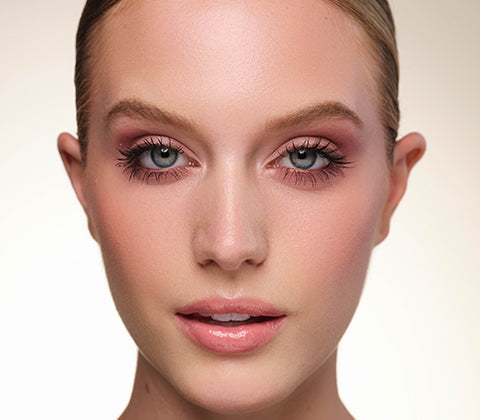 After mobile image of the “Makeup for blue eyes” makeup tips