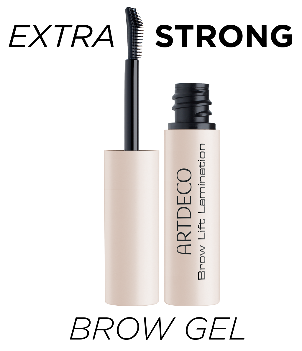 The open Brow Lift Lamination is shown. The picture shows one of the most important properties of the eyebrow gel: the gel ensures a strong fixation of the eyebrows