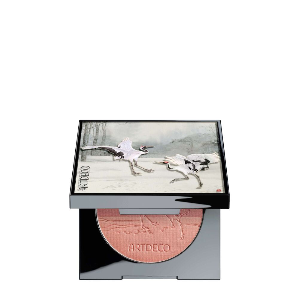 Two-tone blush for a fresh complexion in an instant