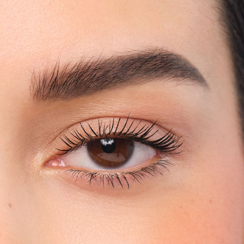 Naturally made-up eye with filled-in and defined eyebrows.