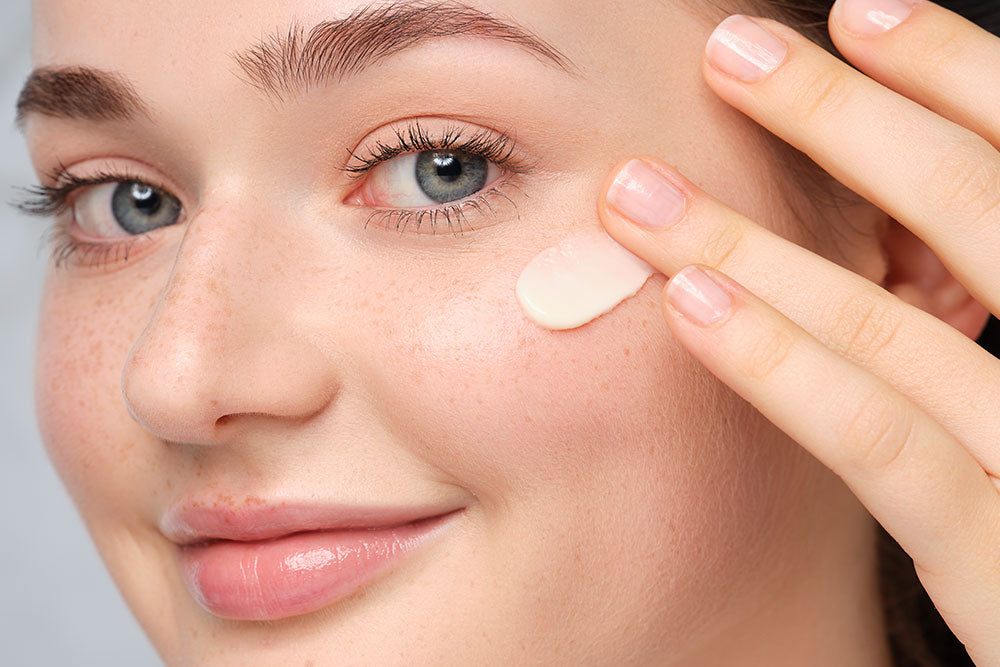 Soin Correcteur Visage Pour Tâches Et Boutons - Blanchissant - Neuf