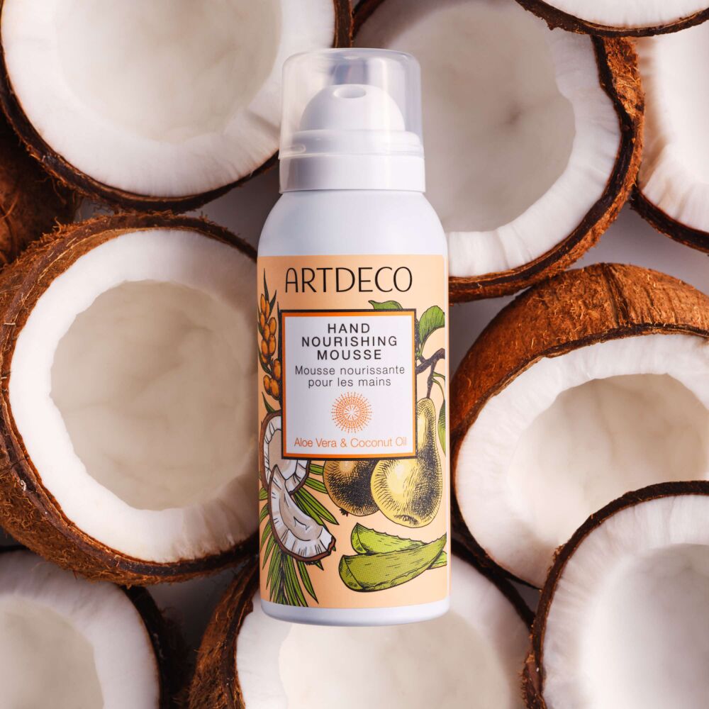 Delicate, fast-absorbing care mousse for the hands with a fruity, fresh scent of pear and sea buckthorn on a coconut base