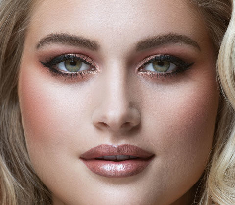 natural glam makeup looks for green eyes, dramatic false eyelash