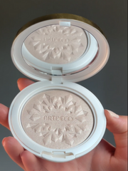 Close-up of an open highlighter.