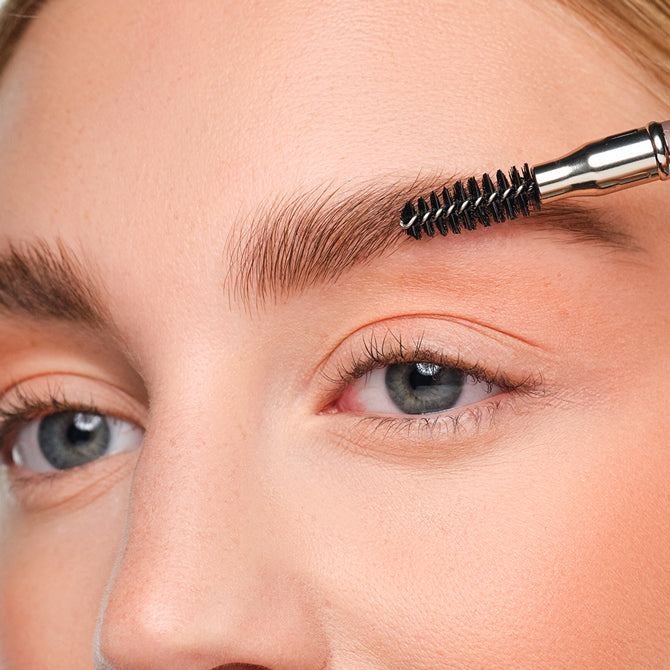 Perfect eyebrows ARTDECO makeup tips