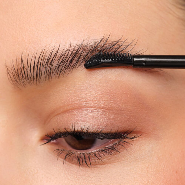 Eyebrows set with Brow Lift Lamination.